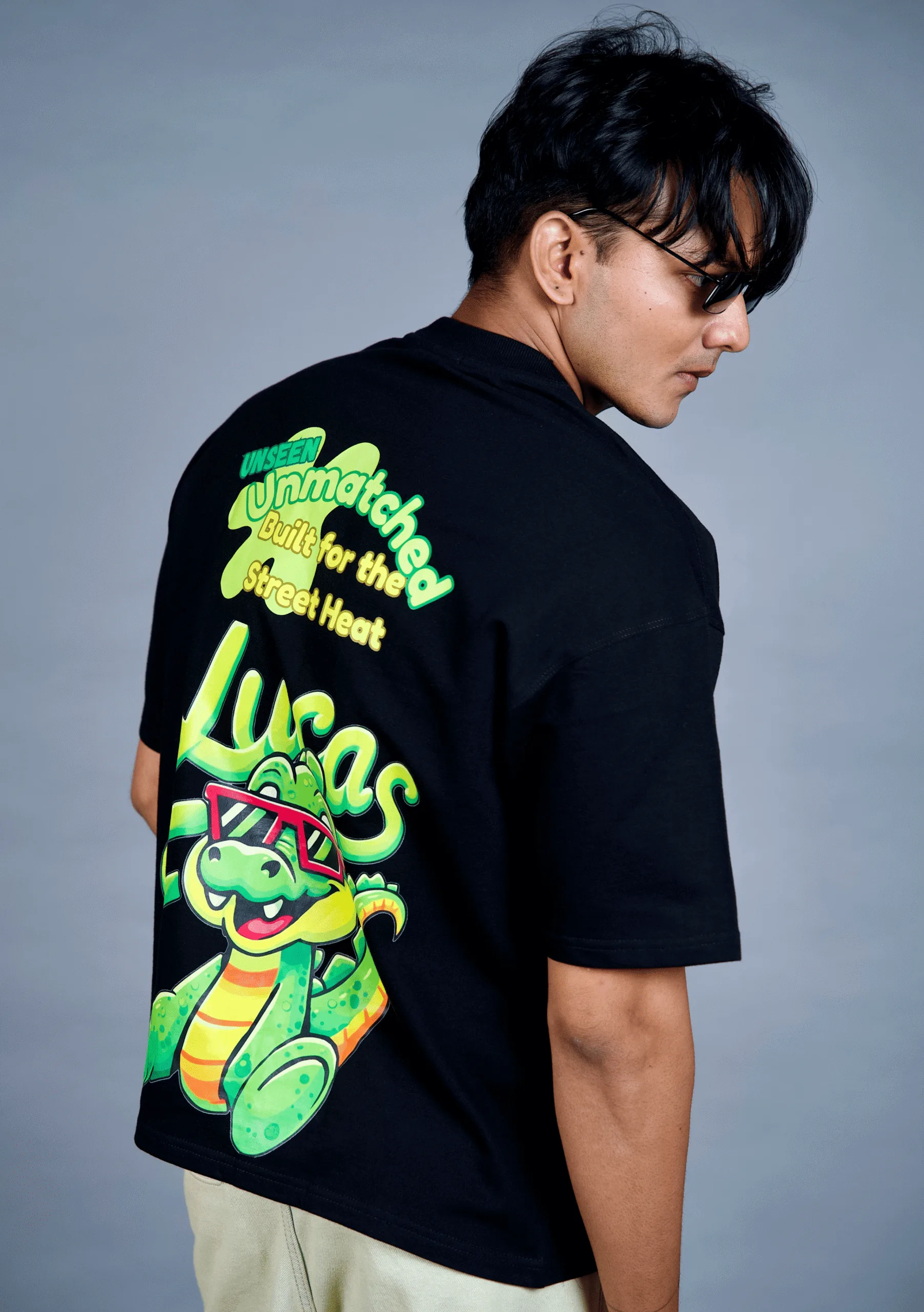 Flex-black-oversize-tshirt-side-view