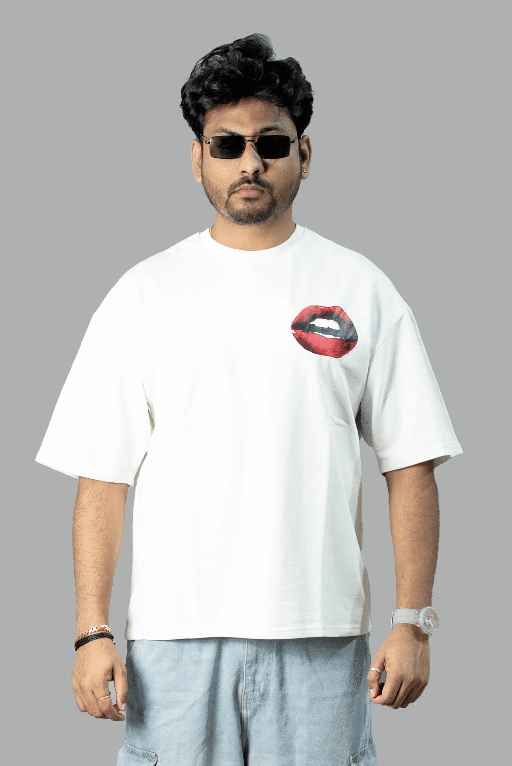 Red-flag-oversize-tshirt