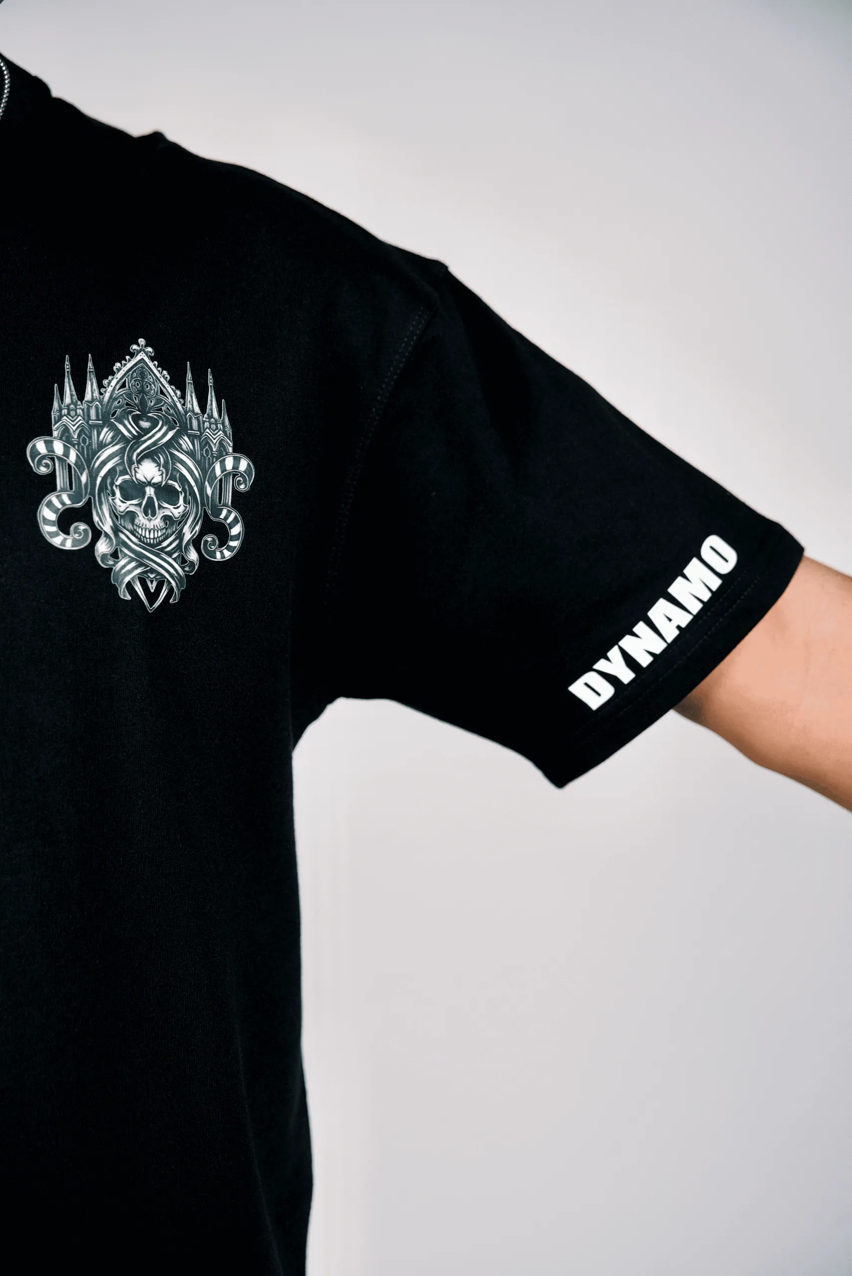 zoro-black-oversize-tshirt-closeup