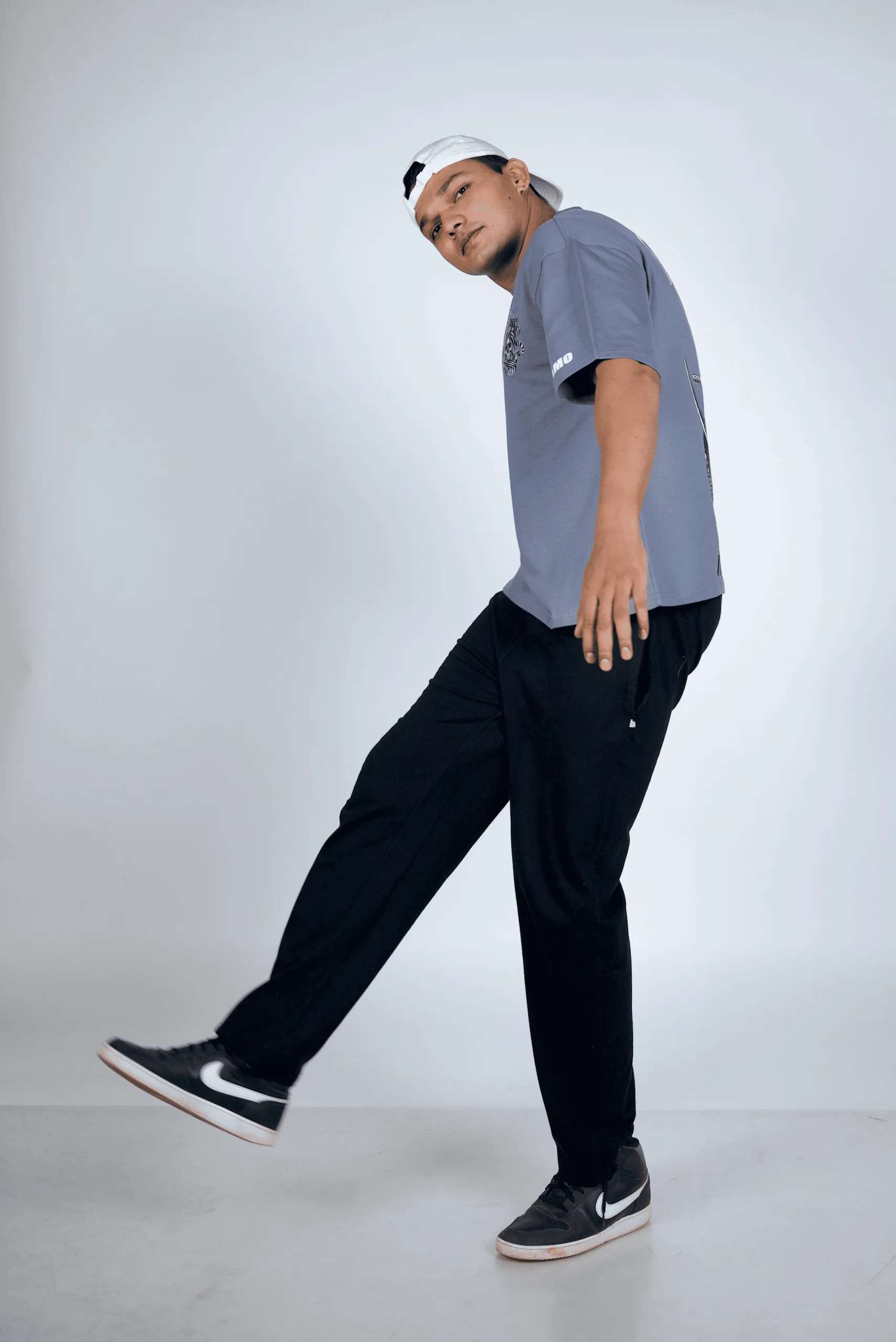 zoro-grey-oversize-tshirt-sidefull